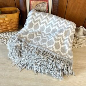 DOCOFIL Throw Blanket Gray White Geometric Pattern Fringe Fleece Cozy Home Decor